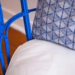 Alfama Sunny & Typical Apartment, By Timecooler *