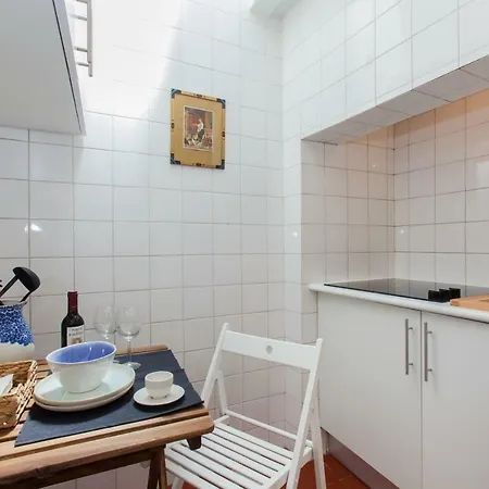Alfama Sunny & Typical Apartment, By Timecooler Daire Lisboa