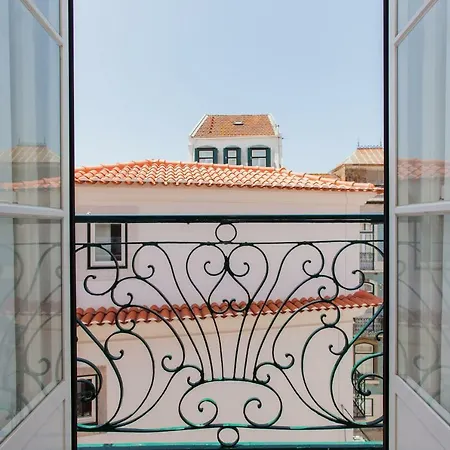 Daire Alfama Sunny & Typical Apartment, By Timecooler *