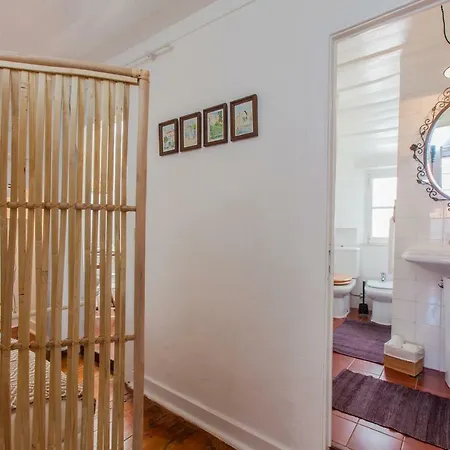 Alfama Sunny & Typical Apartment, By Timecooler Daire *