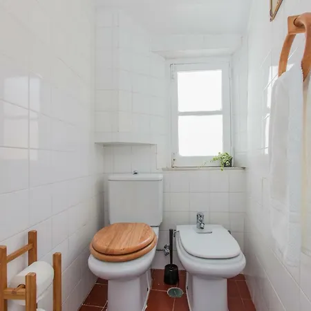 Alfama Sunny & Typical Apartment, By Timecooler Daire *