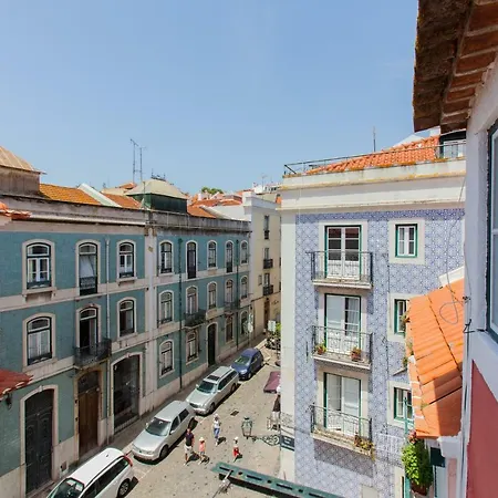 Daire Alfama Sunny & Typical Apartment, By Timecooler Lisboa