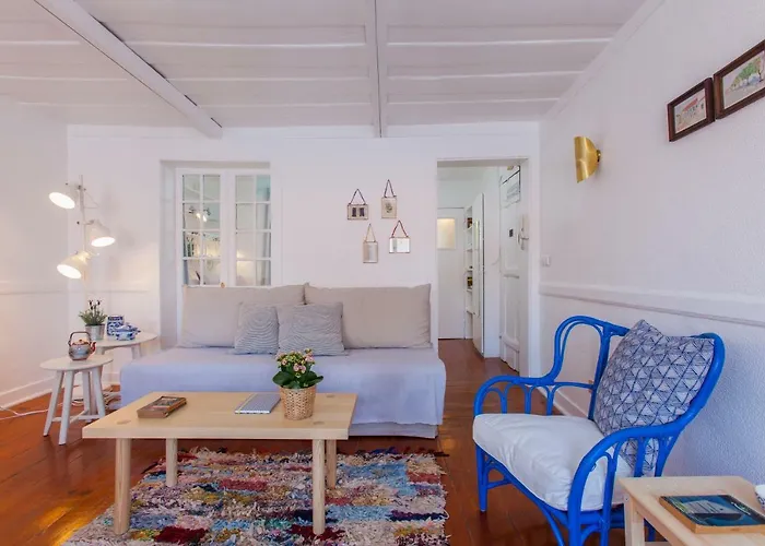 Alfama Sunny & Typical Apartment, By Timecooler דירה *
