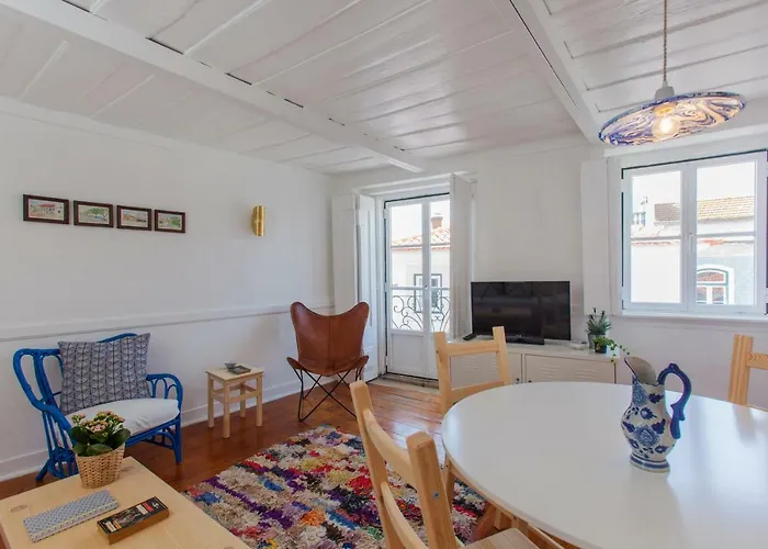 דירה Alfama Sunny & Typical Apartment, By Timecooler ליסבון