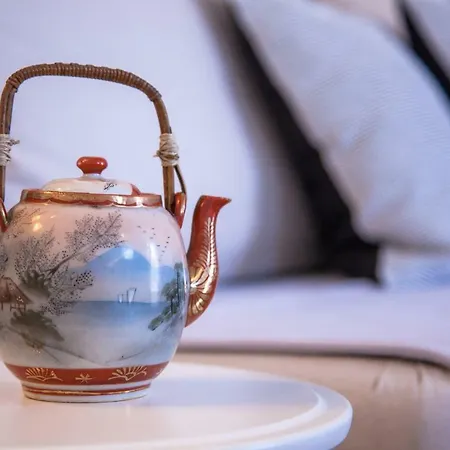 Alfama Sunny & Typical Apartment, By Timecooler *